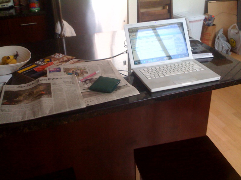 Illustration for article titled What Does Your Desk Look Like?